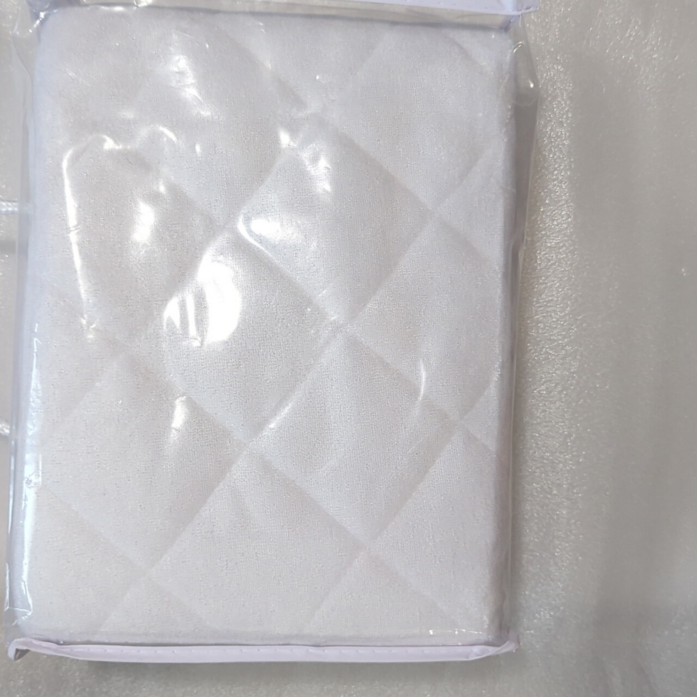 2Pk Margaux & May Premium Ultra Soft Bamboo Waterproof Crib Mattress Protector - Picture 2 of 6